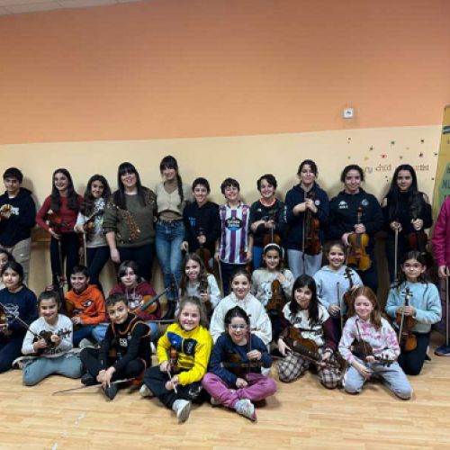 Clase de jóvenes vioinistas